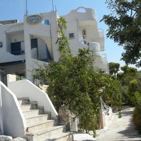Efrosyni Apartments Agia Marina  Exteriör bild