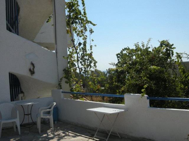 Efrosyni Apartments Agia Marina  Exteriör bild
