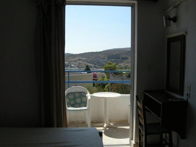 Efrosyni Apartments Agia Marina  Exteriör bild