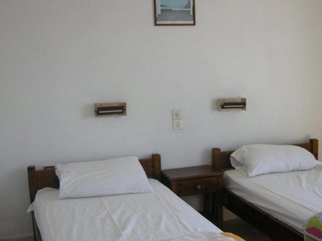 Efrosyni Apartments Agia Marina  Exteriör bild